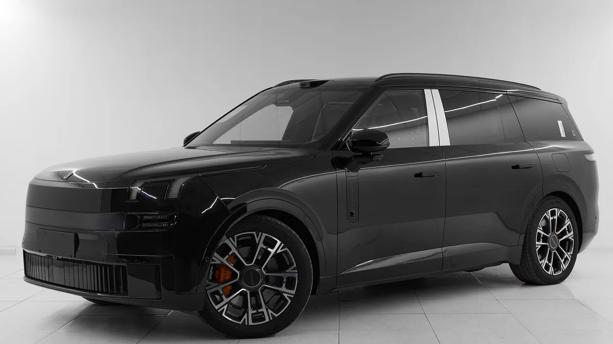Lynk & Co 900 I · Ultra (6 seats)