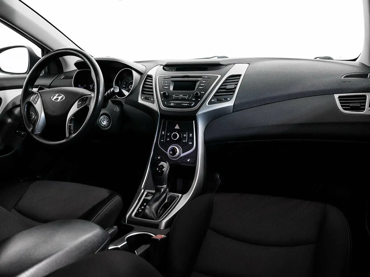 Hyundai Elantra V (MD) Рестайлинг · Base — фото 5