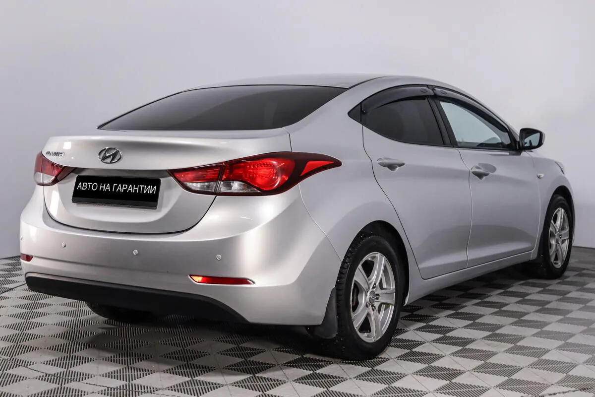 Hyundai Elantra V (MD) Рестайлинг · Base — фото 3