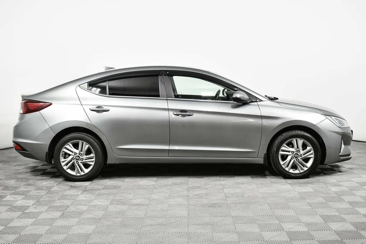 Hyundai Elantra VI (AD) Рестайлинг · Base — фото 4