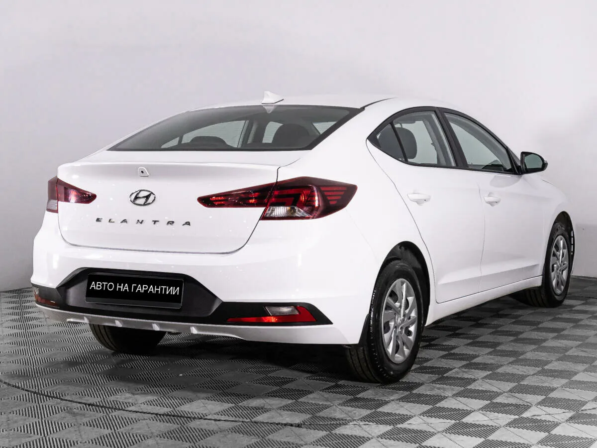 Hyundai Elantra VI (AD) Рестайлинг · Base — фото 3