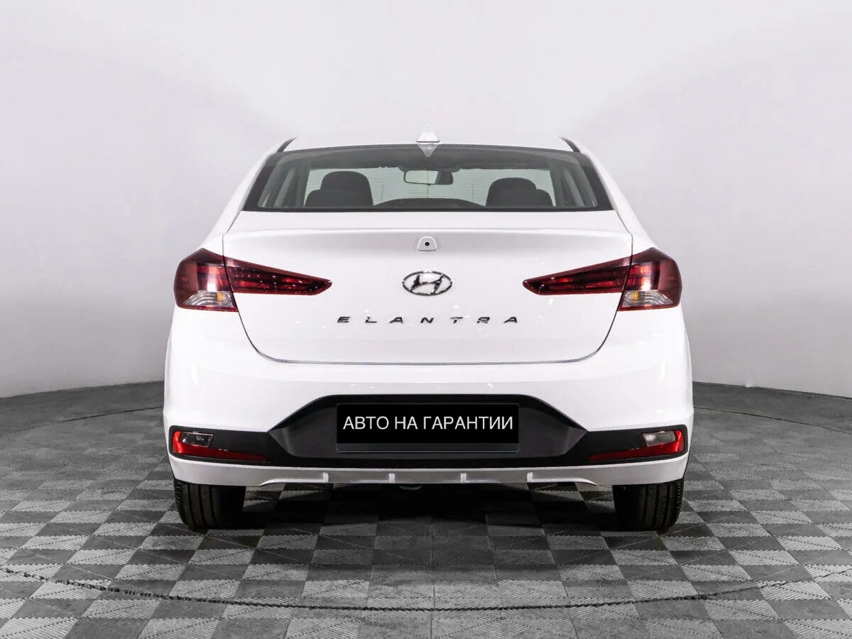 Hyundai Elantra VI (AD) Рестайлинг · Base — фото 4