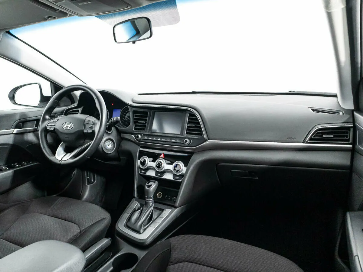Hyundai Elantra VI (AD) Рестайлинг · Base — фото 5