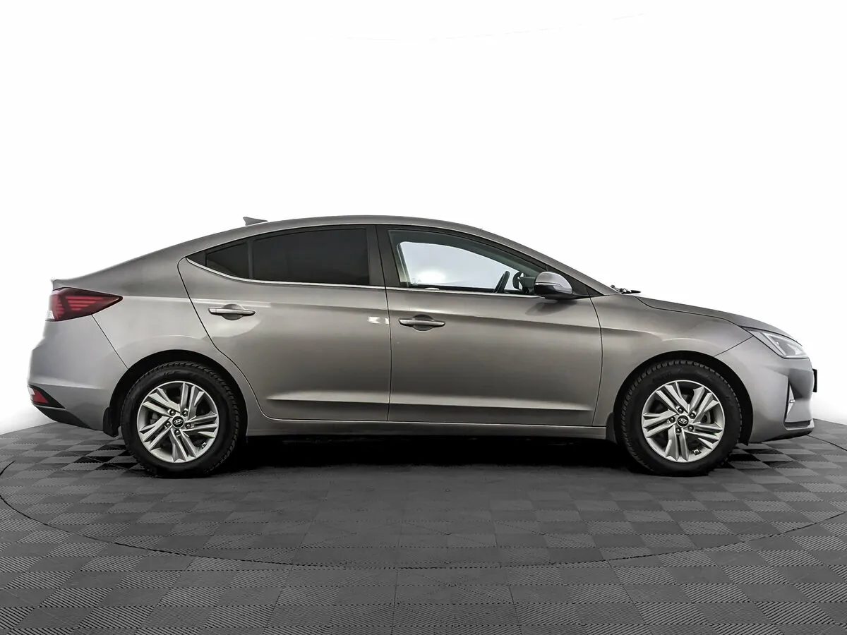 Hyundai Elantra VI (AD) Рестайлинг · Base — фото 4