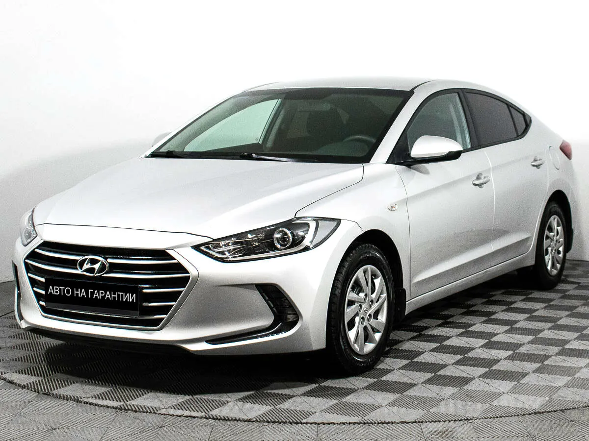 Hyundai Elantra VI (AD) · Base