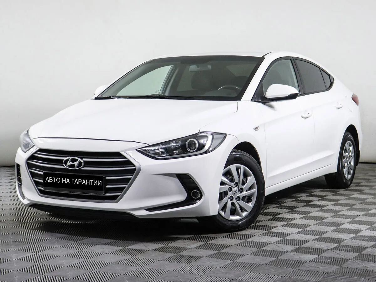 Hyundai Elantra VI (AD) · Base