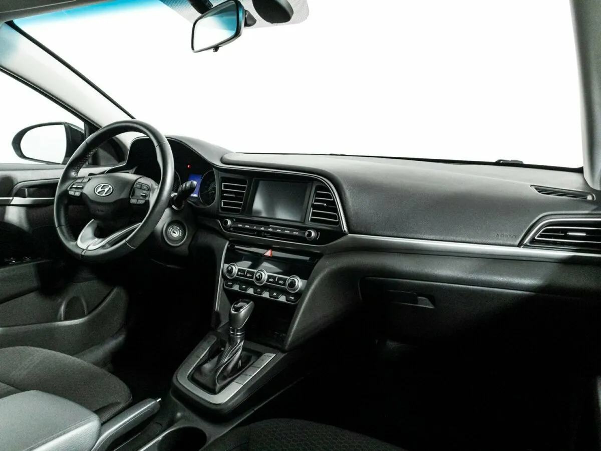 Hyundai Elantra VI (AD) Рестайлинг · Base — фото 5