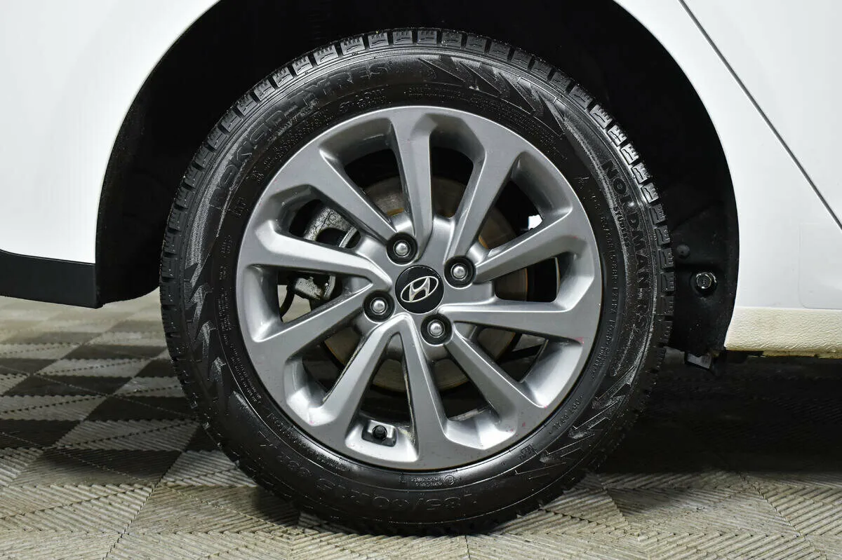 Hyundai Solaris II Рестайлинг · Elegance — фото 5