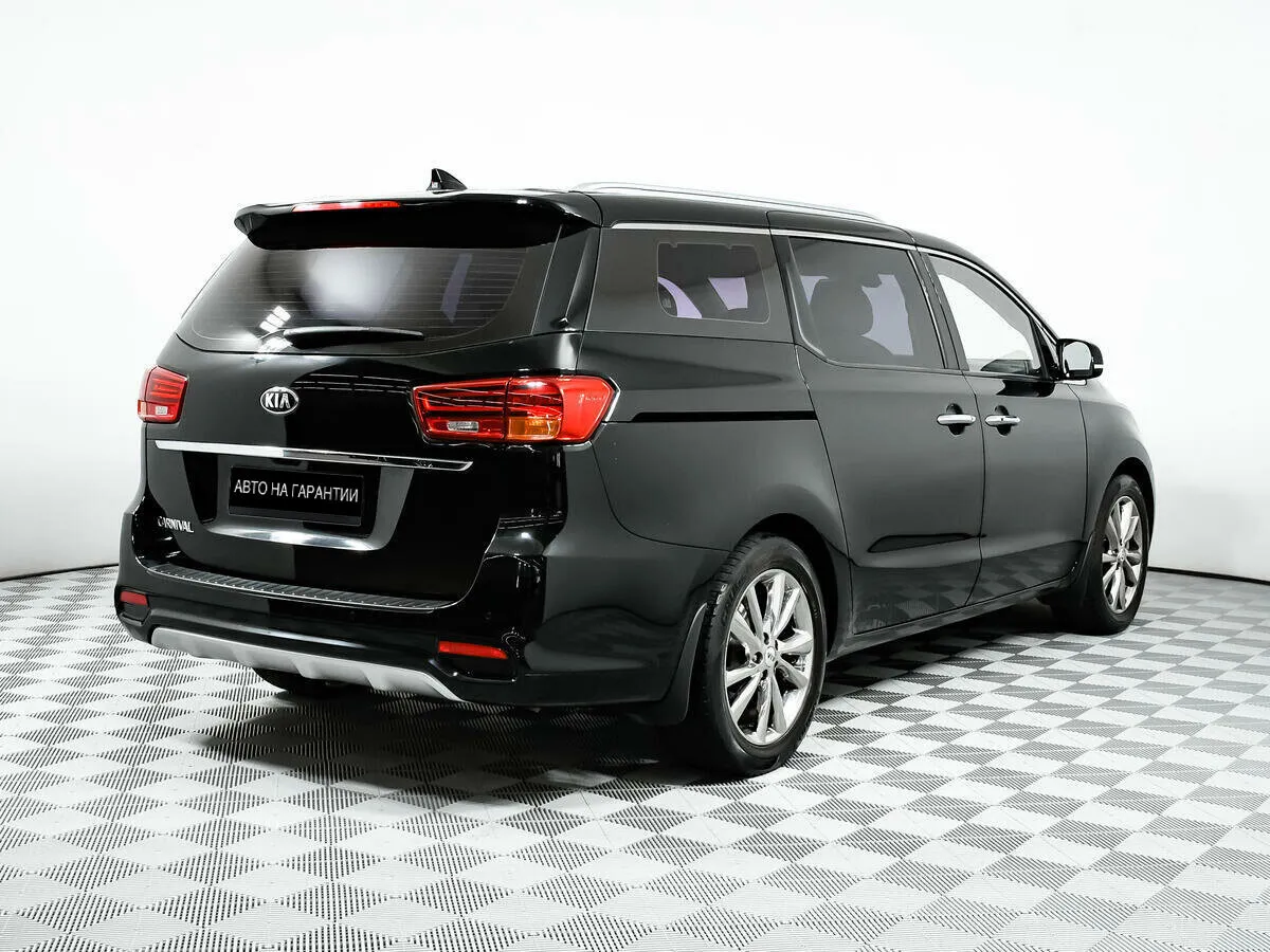 Kia Carnival III — фото 3
