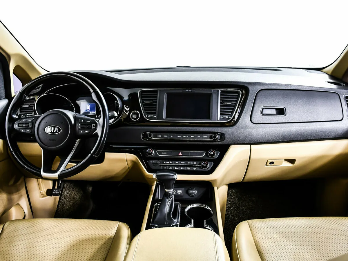 Kia Carnival III — фото 5