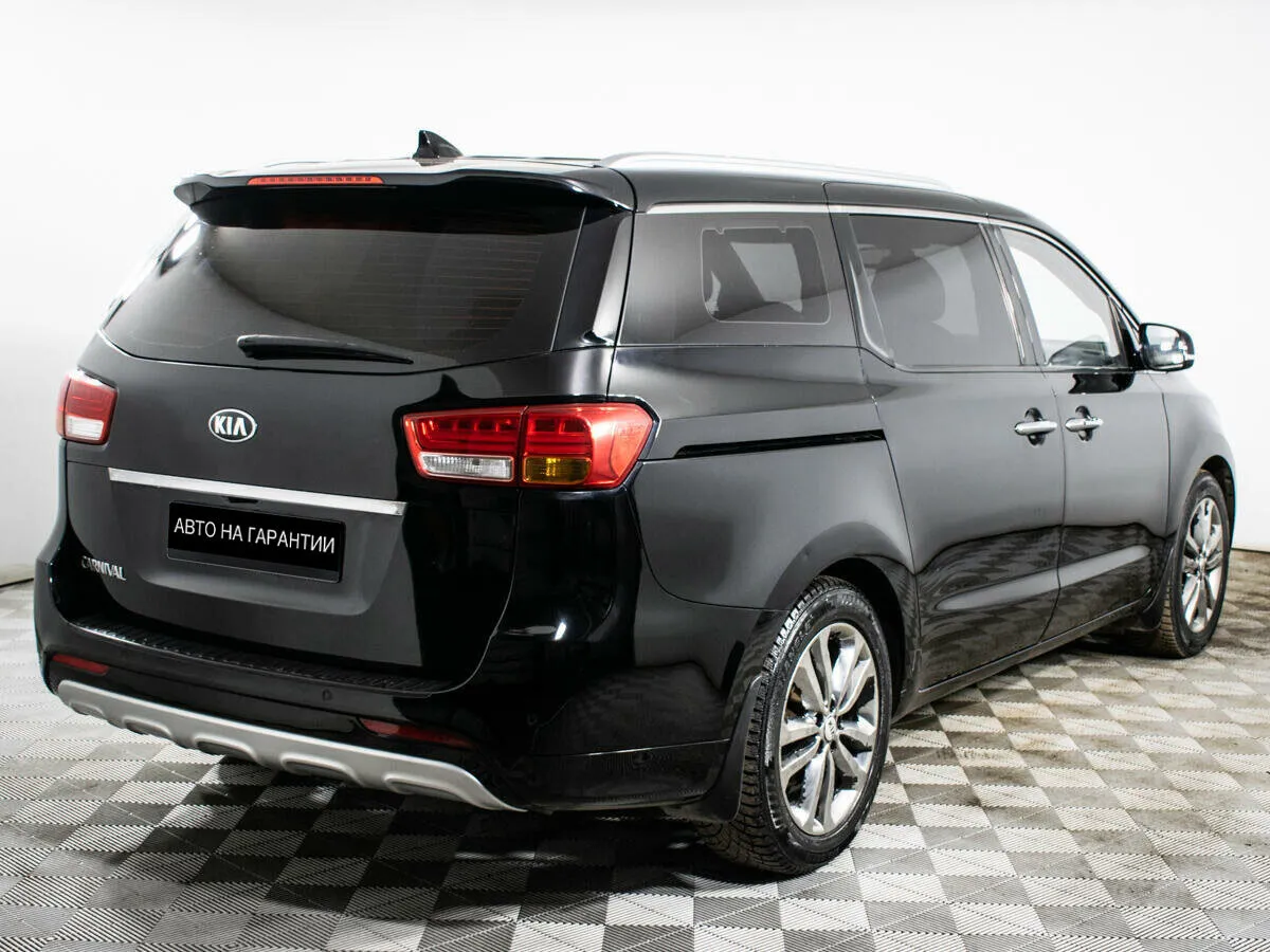 Kia Carnival III — фото 3