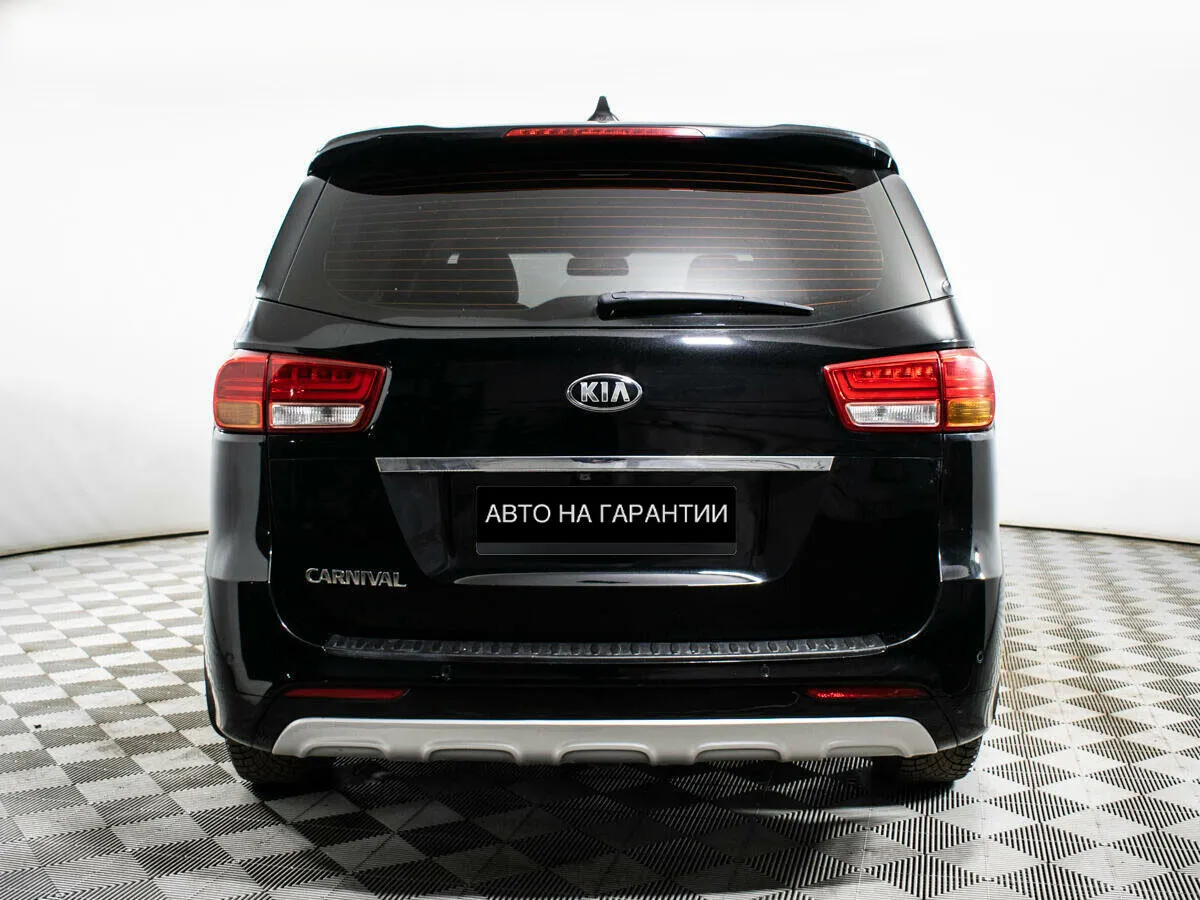 Kia Carnival III — фото 4