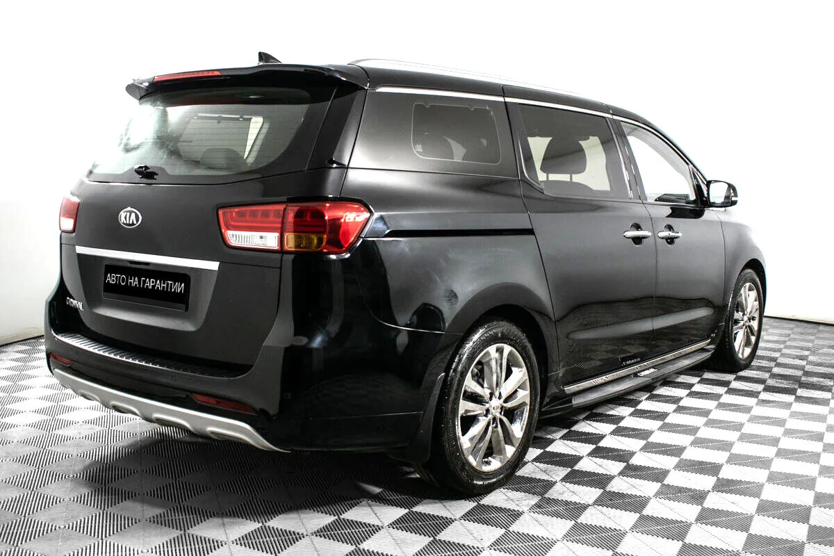 Kia Carnival III — фото 3