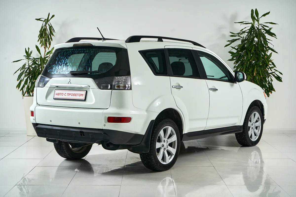 Mitsubishi Outlander II Рестайлинг · Ultimate — фото 4