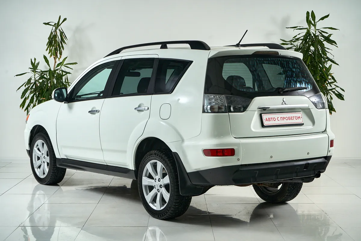 Mitsubishi Outlander II Рестайлинг · Ultimate — фото 5