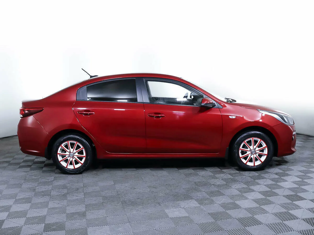 Kia Rio IV · Luxe RED Line — фото 4