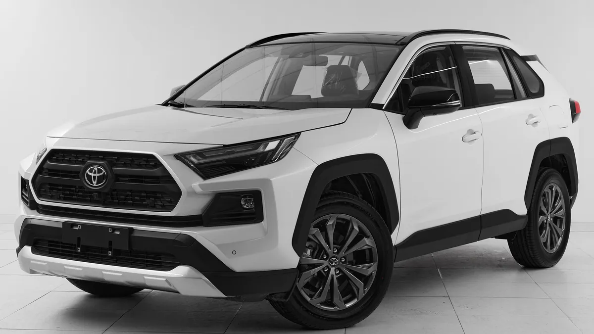 Toyota RAV4 V (XA50) · Adventure