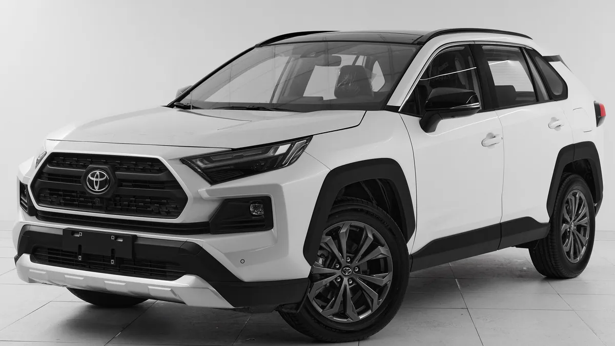 Toyota RAV4 V (XA50) · Adventure