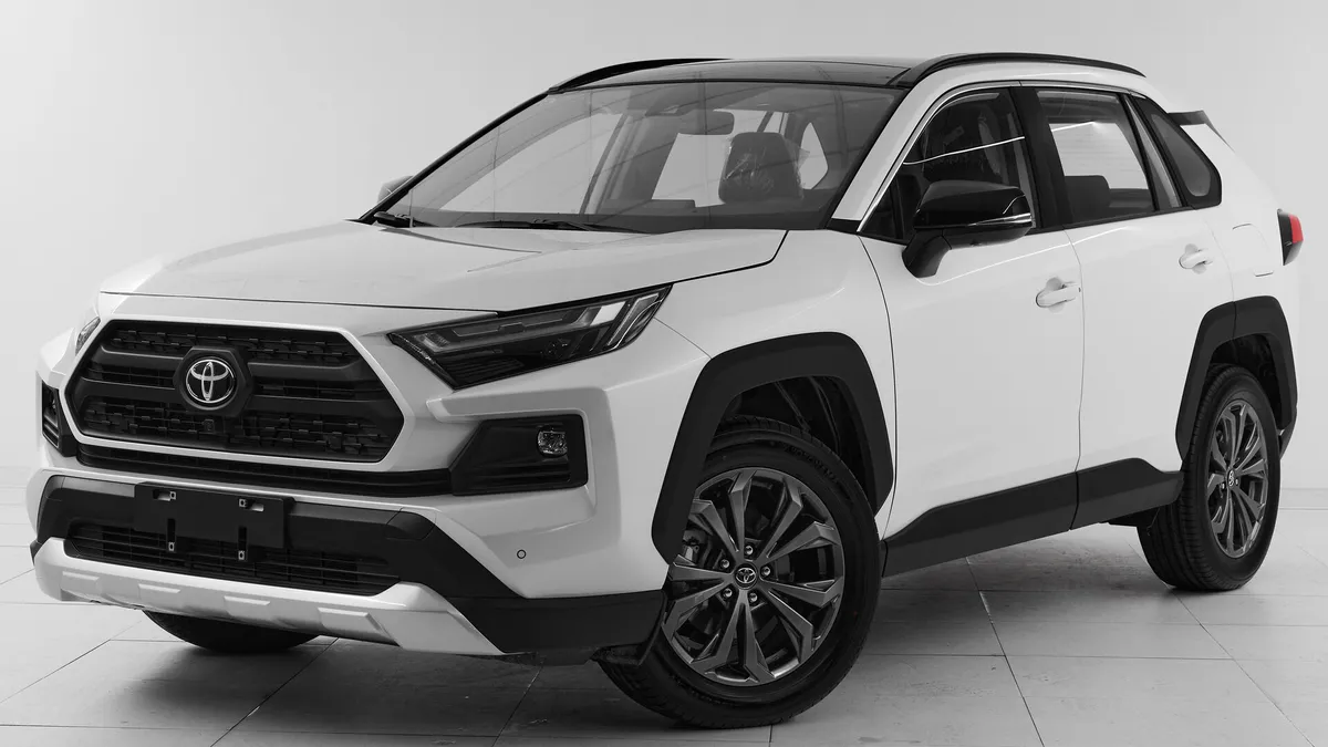Toyota RAV4 V (XA50) · Adventure