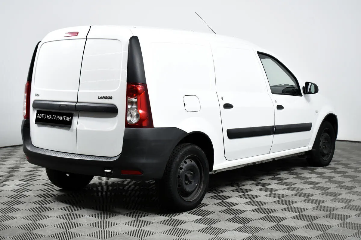 Lada (ВАЗ) Largus I · Standard (5 мест) — фото 5