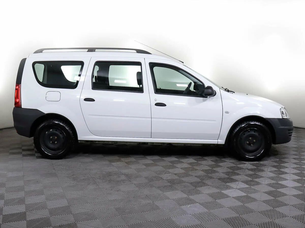 Lada (ВАЗ) Largus I · Standard (5 мест) — фото 4