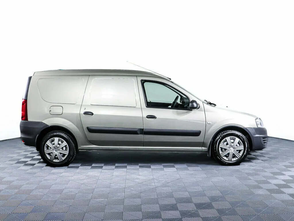 Lada (ВАЗ) Largus I · Standard (5 мест) — фото 4