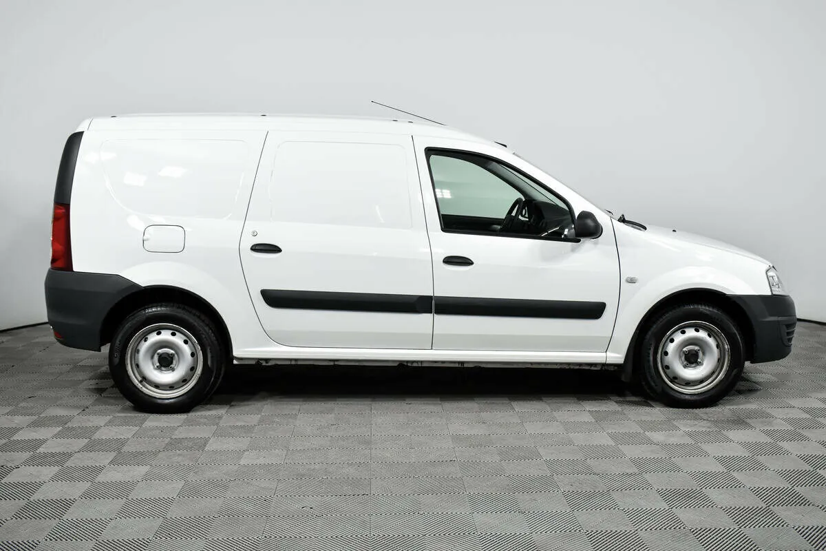 Lada (ВАЗ) Largus I · Standard (5 мест) — фото 4
