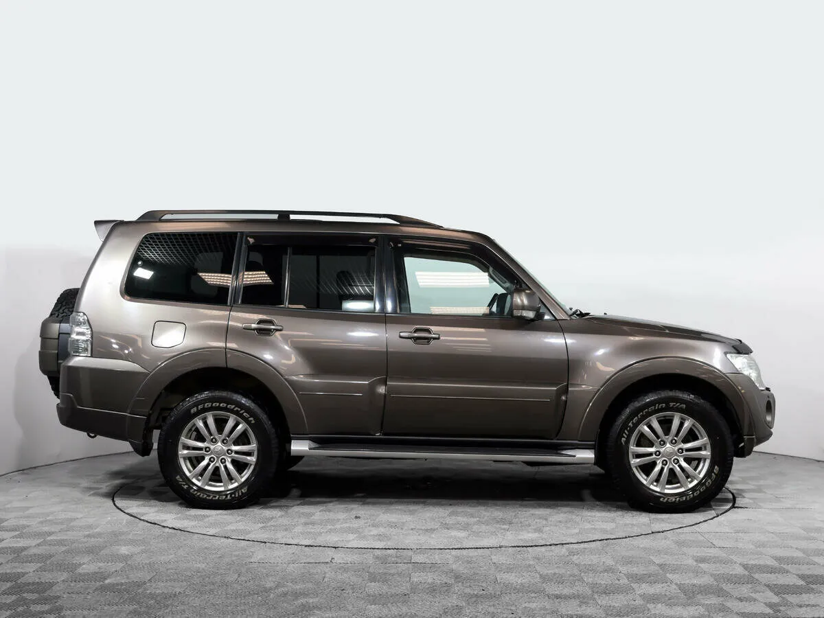 Mitsubishi Pajero IV Рестайлинг 1 · Instyle — фото 3