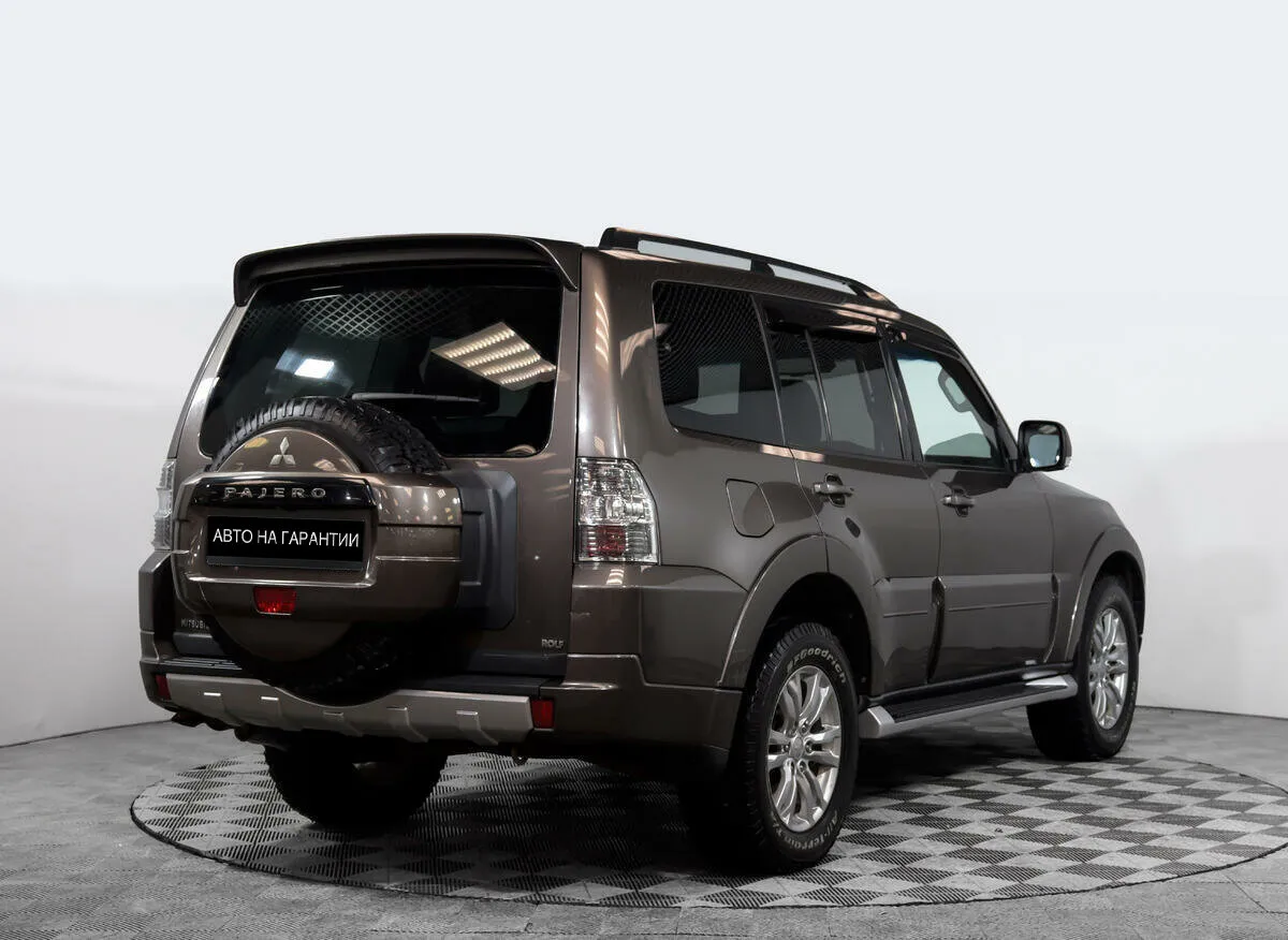 Mitsubishi Pajero IV Рестайлинг 1 · Instyle — фото 4