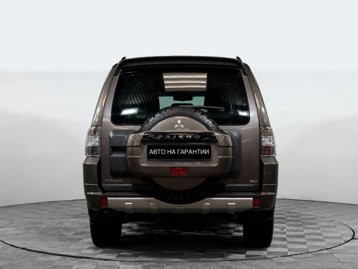 Mitsubishi Pajero IV Рестайлинг 1 · Instyle — фото 5