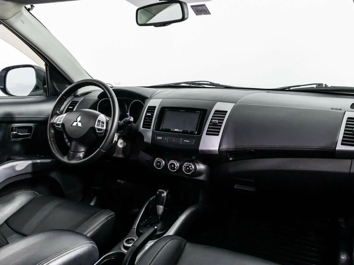 Mitsubishi Outlander II Рестайлинг · Ultimate — фото 5