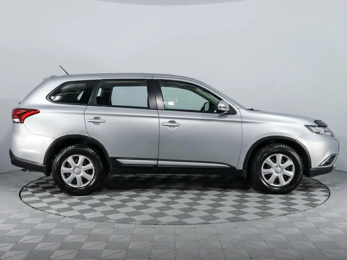 Mitsubishi Outlander III Рестайлинг 2 · Invite — фото 4