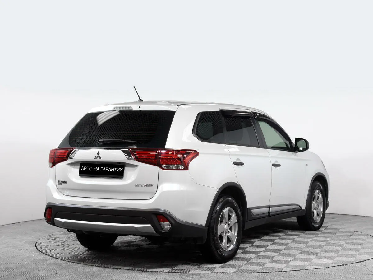 Mitsubishi Outlander III Рестайлинг 2 · Inform — фото 3