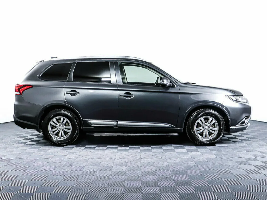 Mitsubishi Outlander III Рестайлинг 2 · Invite — фото 4