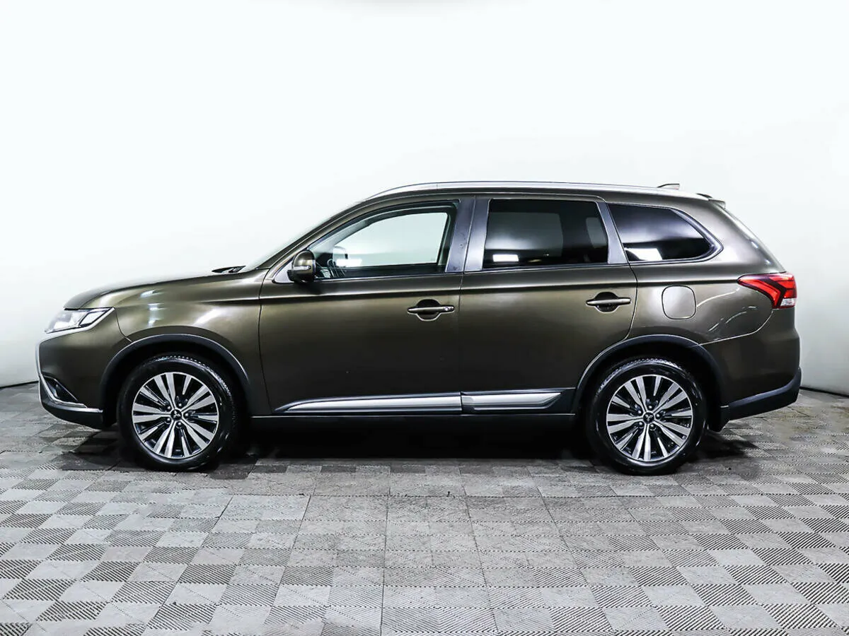 Mitsubishi Outlander III Рестайлинг 3 · Inform (2018-2021) — фото 3