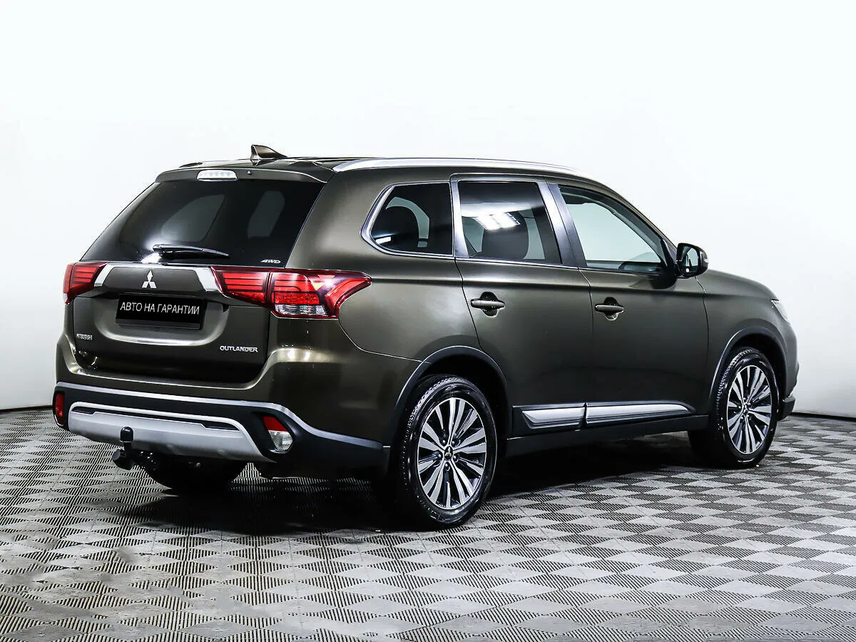 Mitsubishi Outlander III Рестайлинг 3 · Inform (2018-2021) — фото 5