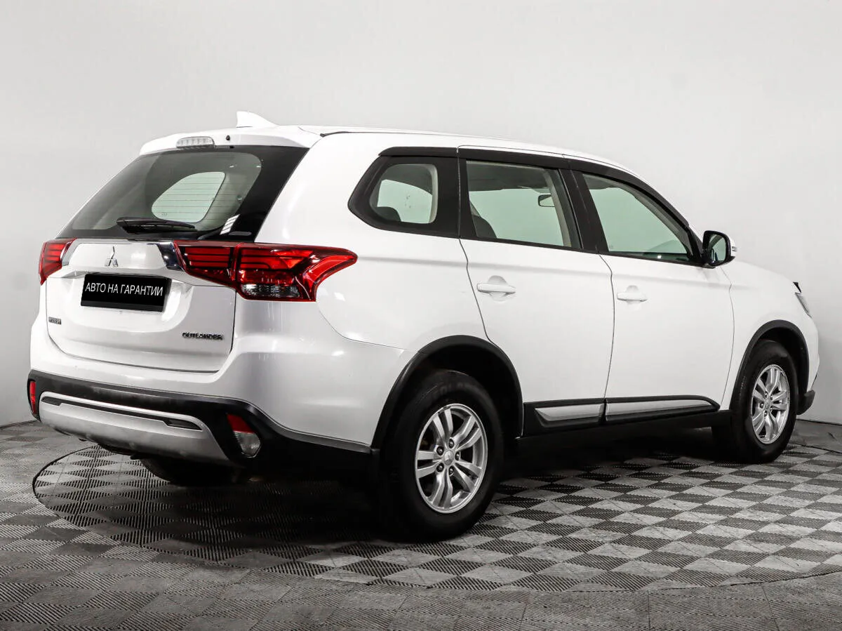 Mitsubishi Outlander III Рестайлинг 3 · Invite (2018-2021) — фото 3