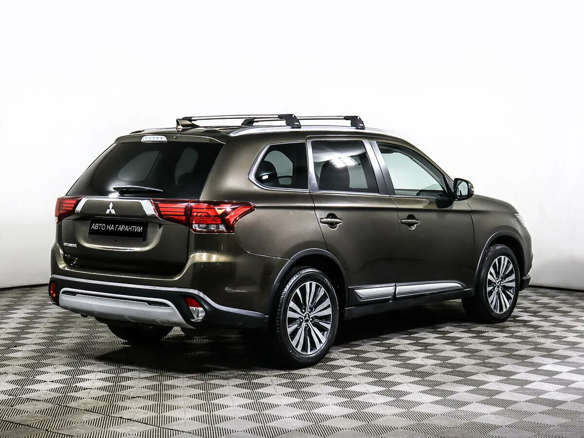 Mitsubishi Outlander III Рестайлинг 3 · Invite — фото 4