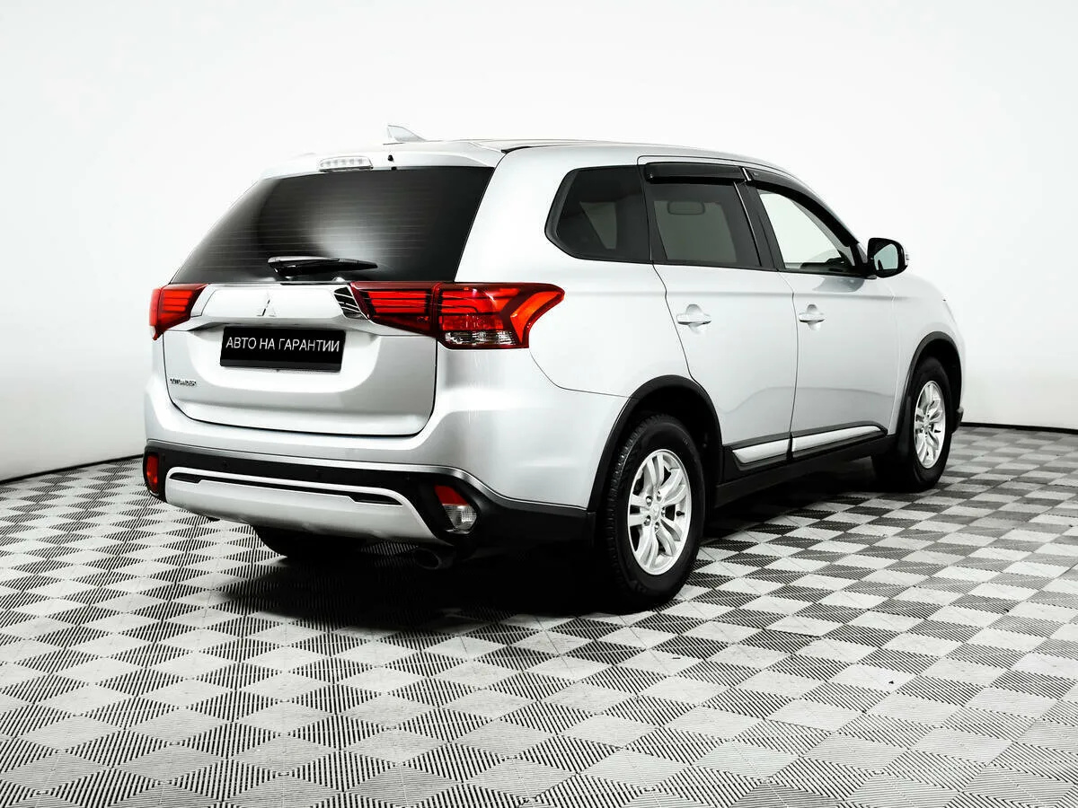Mitsubishi Outlander III Рестайлинг 3 · Invite — фото 3