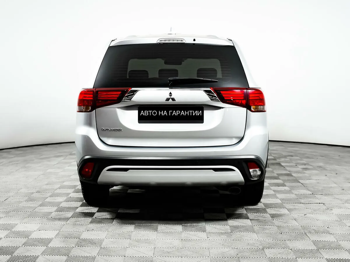 Mitsubishi Outlander III Рестайлинг 3 · Invite — фото 4