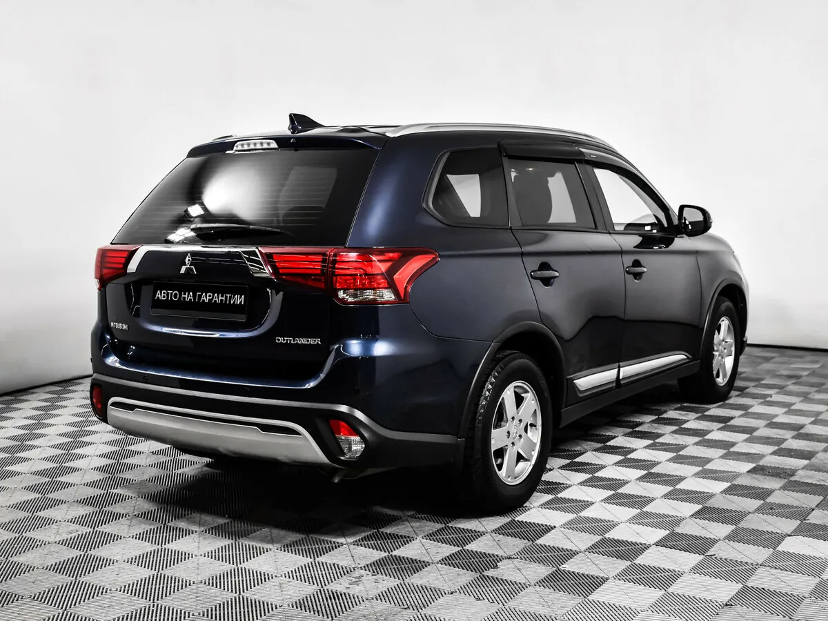 Mitsubishi Outlander III Рестайлинг 3 · Invite — фото 3