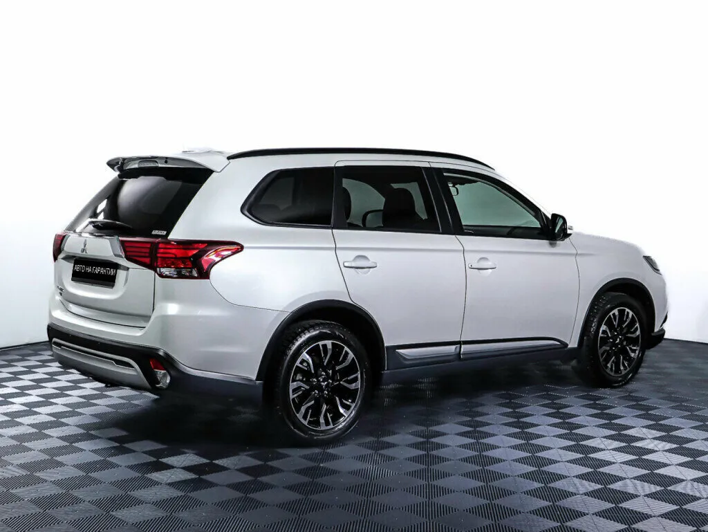 Mitsubishi Outlander III Рестайлинг 3 · Instyle — фото 3