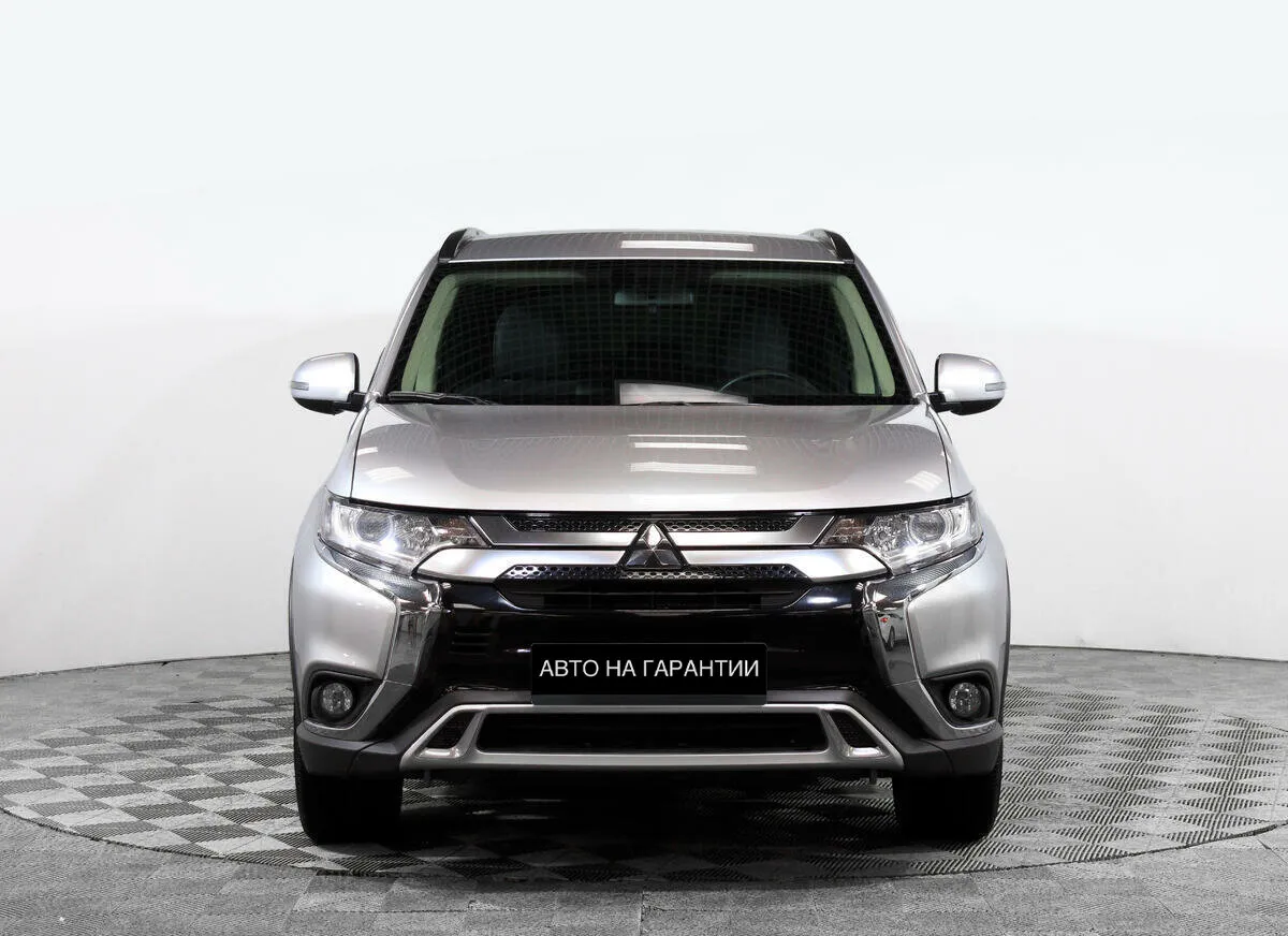 Mitsubishi Outlander III Рестайлинг 3 · Inform (2018-2021) — фото 2