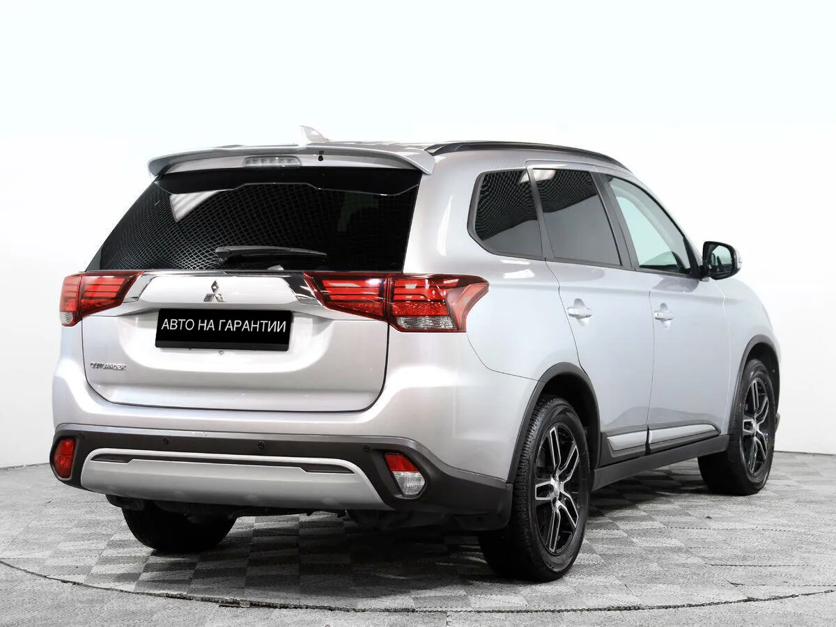 Mitsubishi Outlander III Рестайлинг 3 · Inform (2018-2021) — фото 5