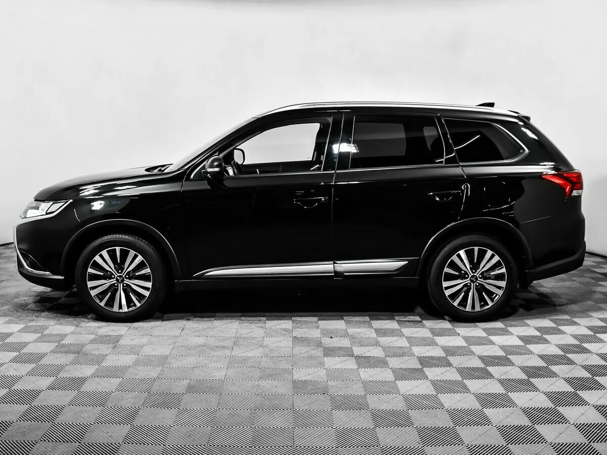 Mitsubishi Outlander III Рестайлинг 3 · Inform — фото 3