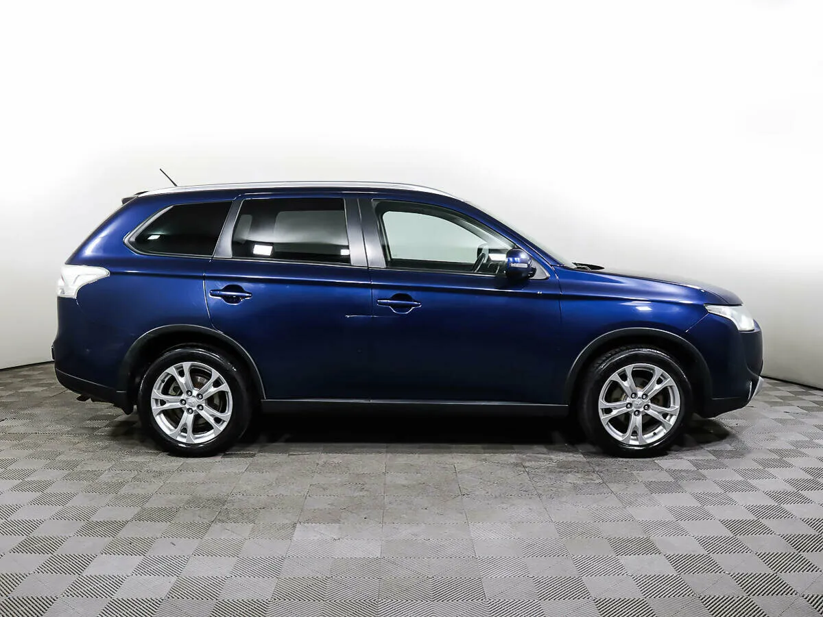 Mitsubishi Outlander III Рестайлинг · Invite — фото 4