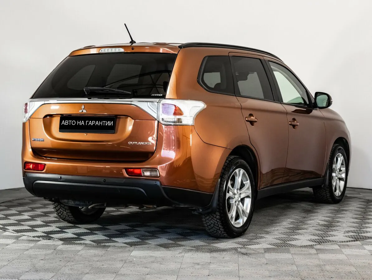 Mitsubishi Outlander III · Intense — фото 3