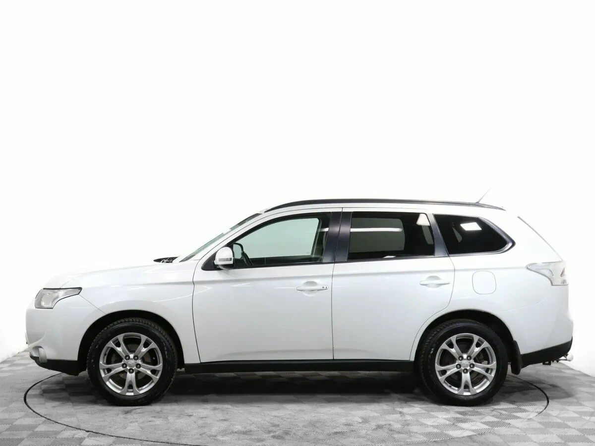 Mitsubishi Outlander III · Intense — фото 3