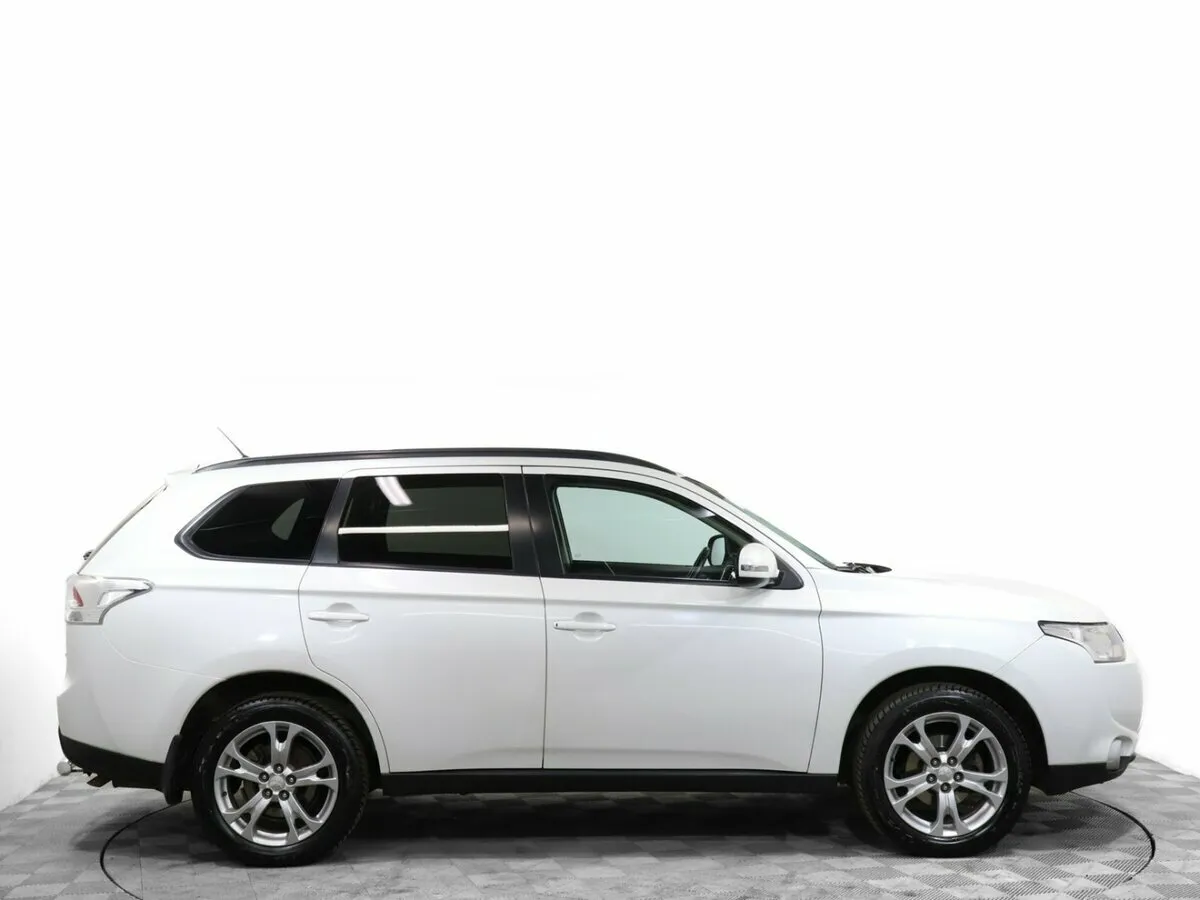 Mitsubishi Outlander III · Intense — фото 4