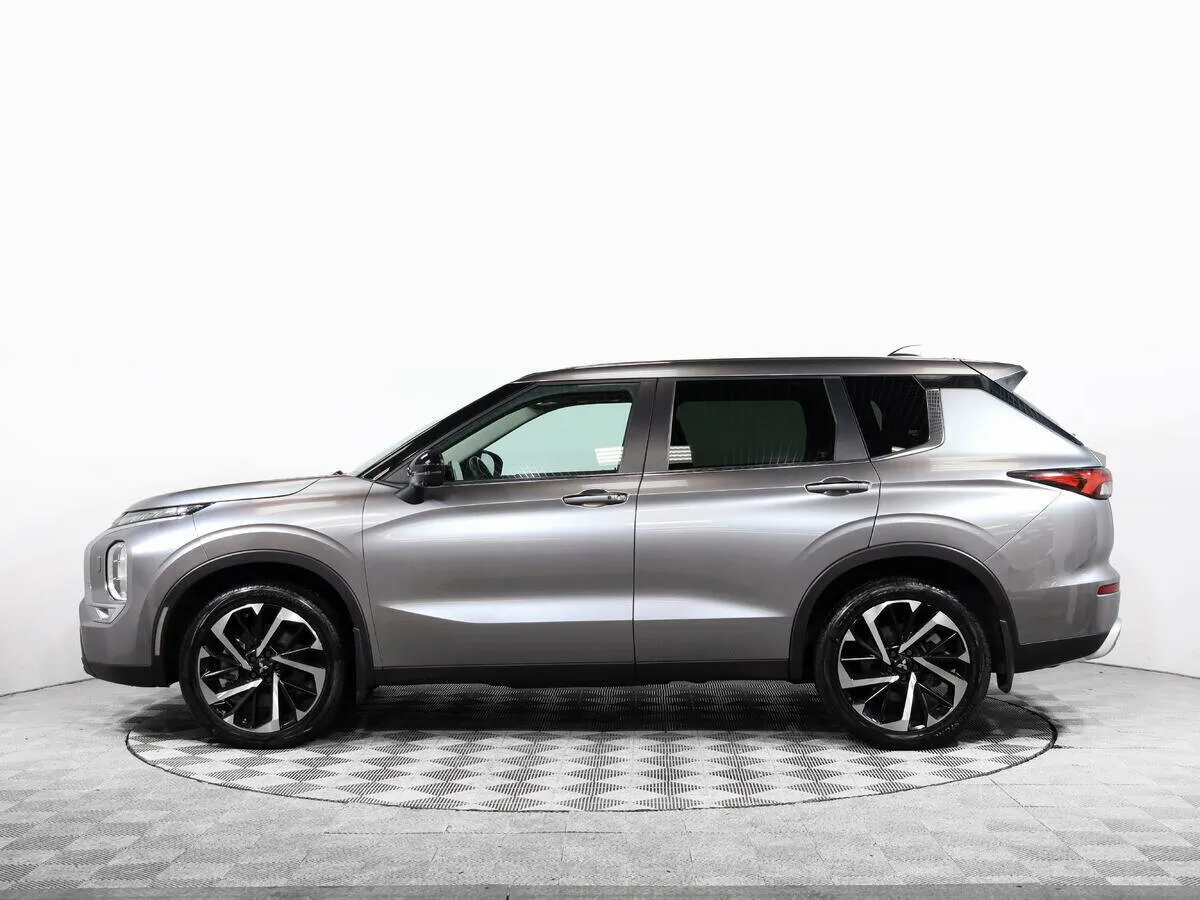 Mitsubishi Outlander IV · HL — фото 3